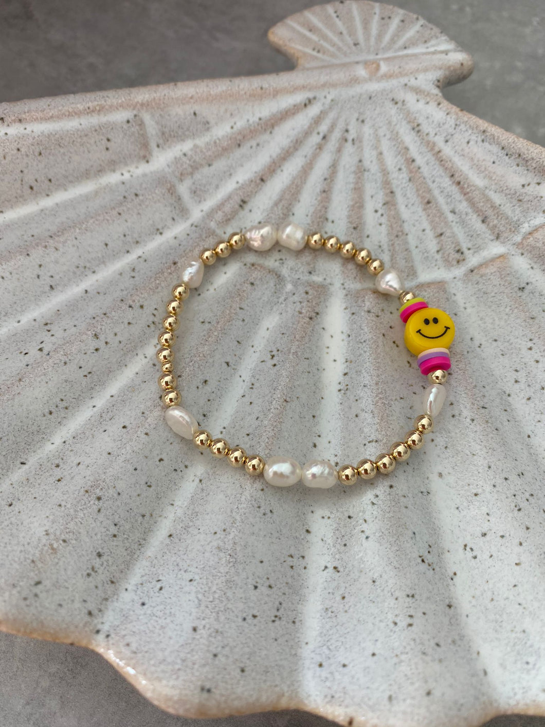 Gold Beaded Smile Bracelet / Pearl Colour Combo